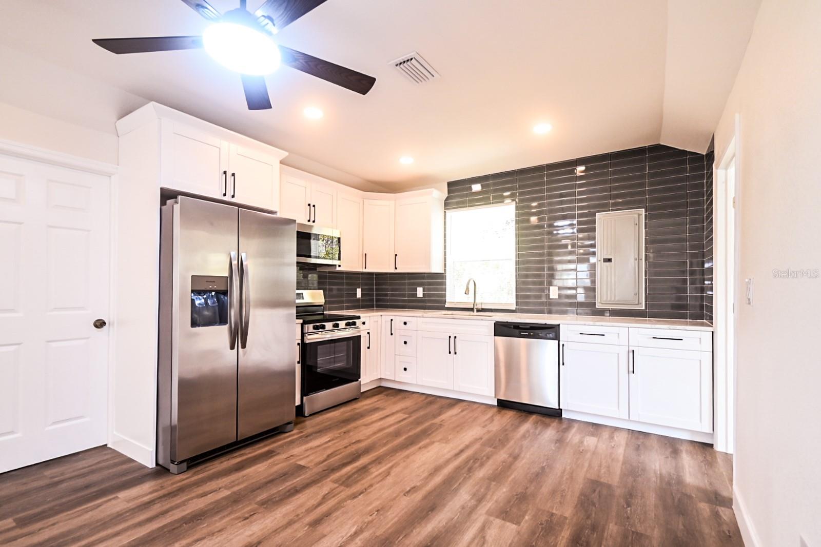426 S DISSTON AVE — photo 14