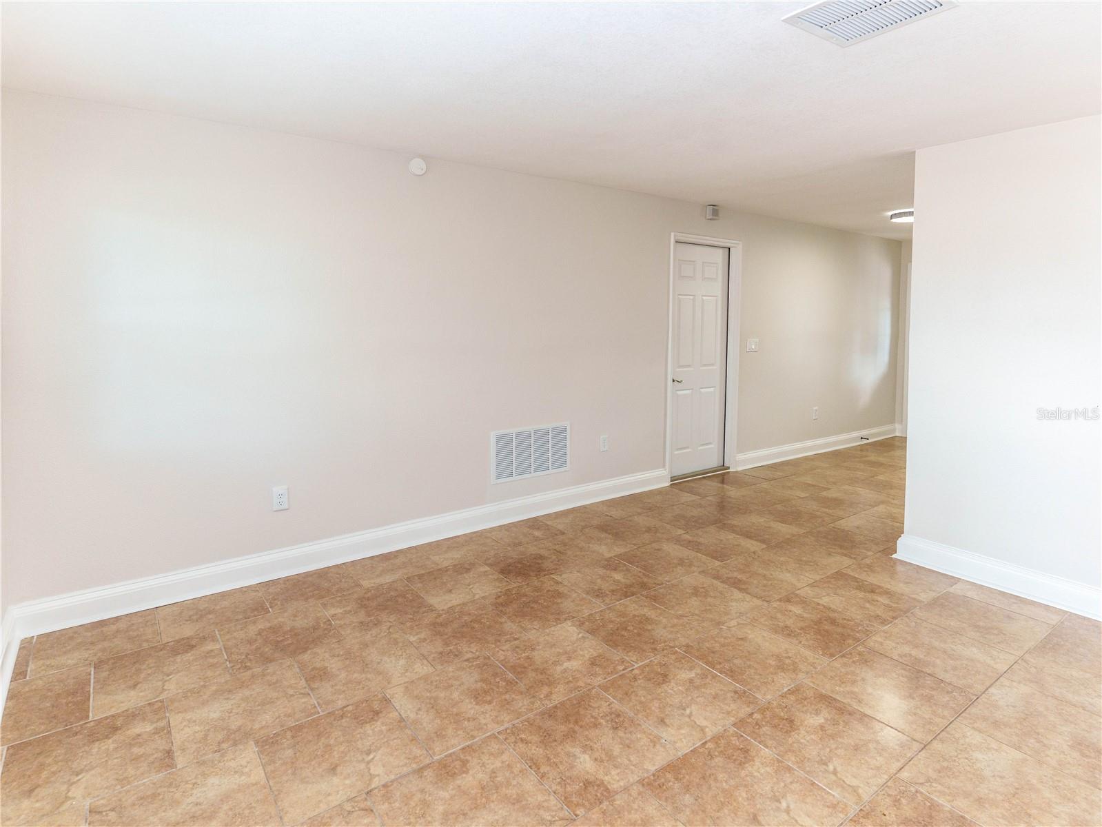 7434 MAKO DR — photo 3
