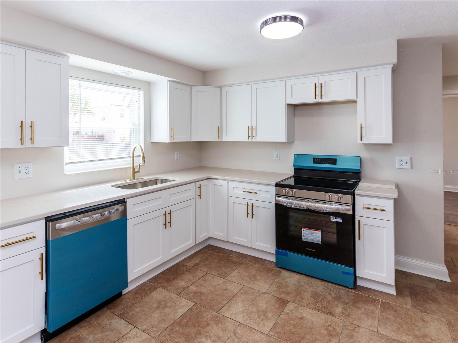 7434 MAKO DR — photo 5
