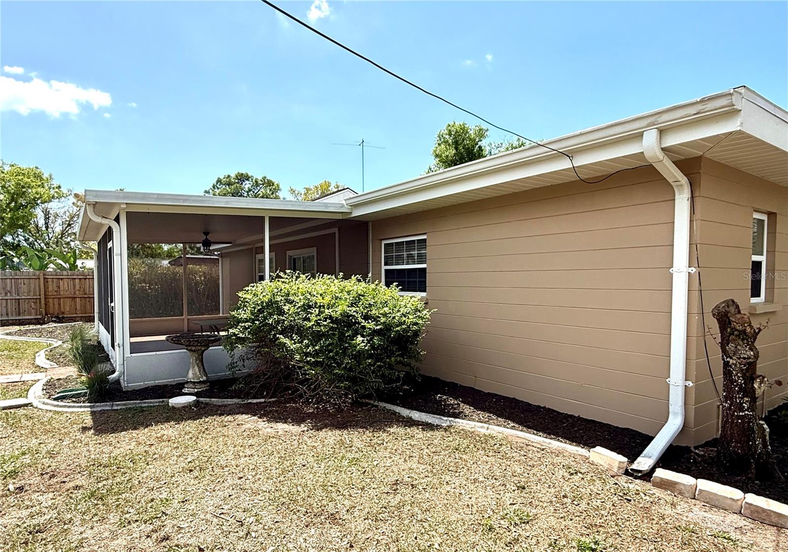 3715 SHARONDALE DR — photo 20