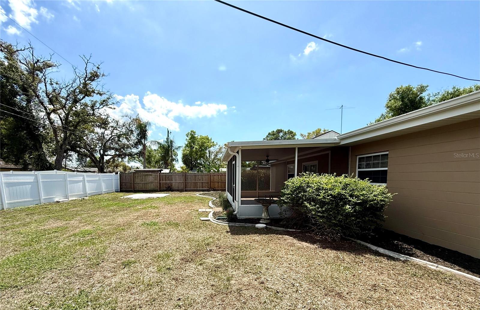 3715 SHARONDALE DR — photo 21
