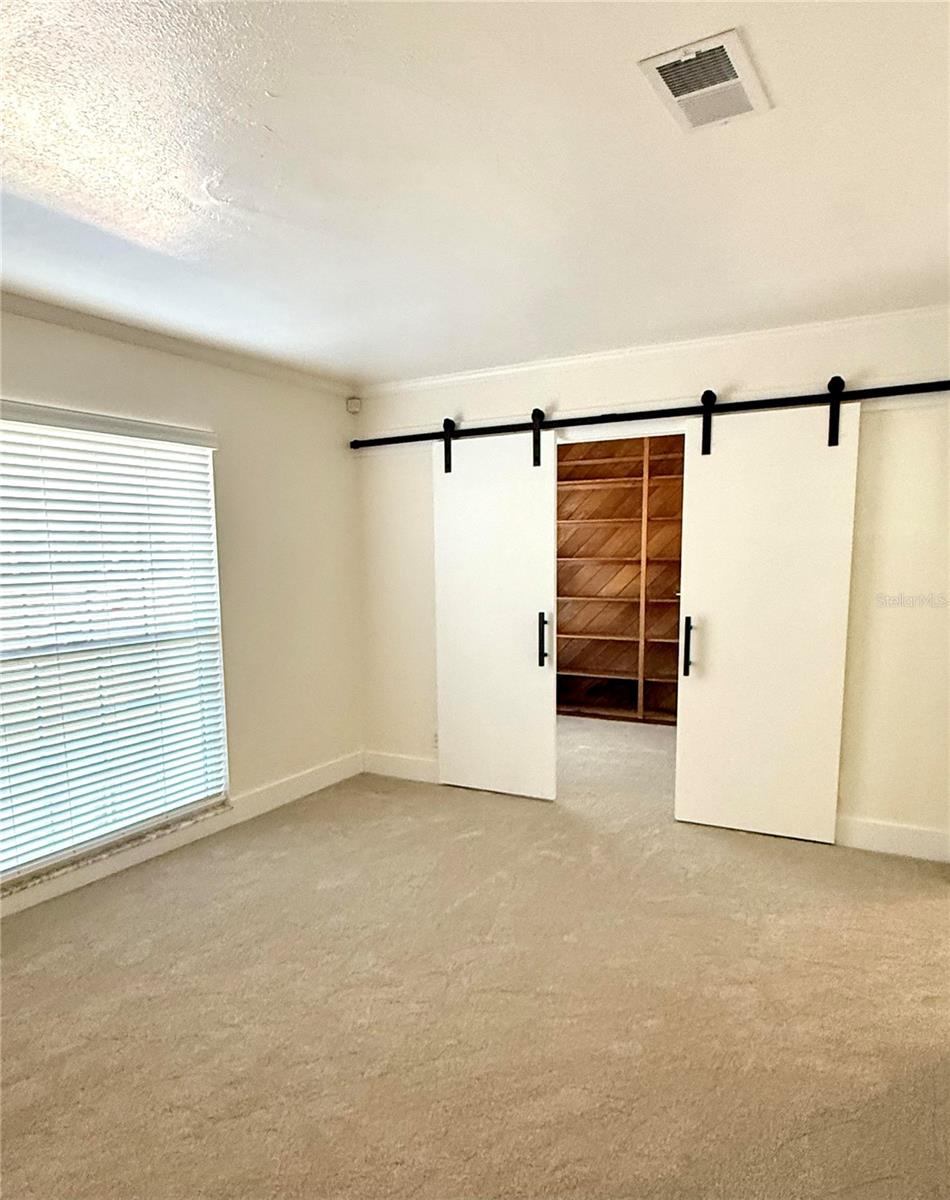 3715 SHARONDALE DR — photo 10
