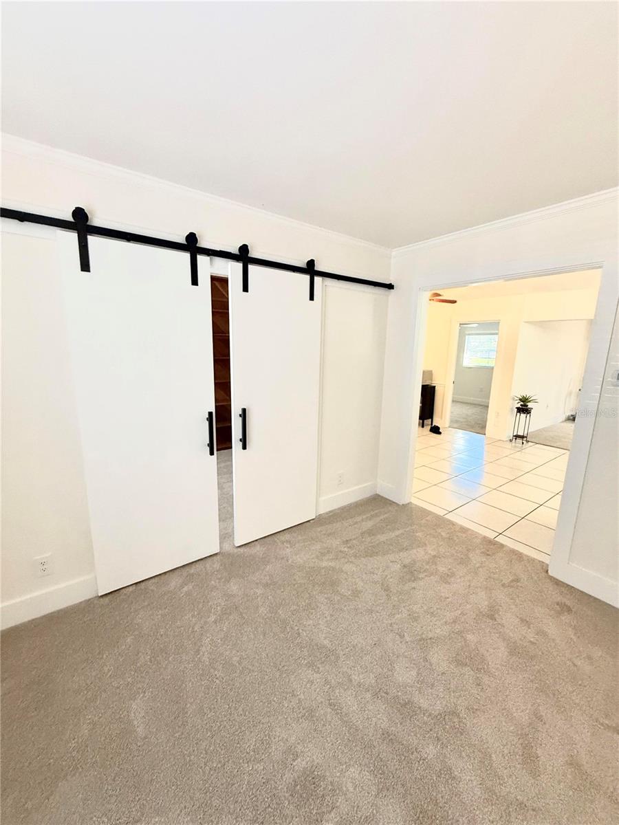 3715 SHARONDALE DR — photo 9