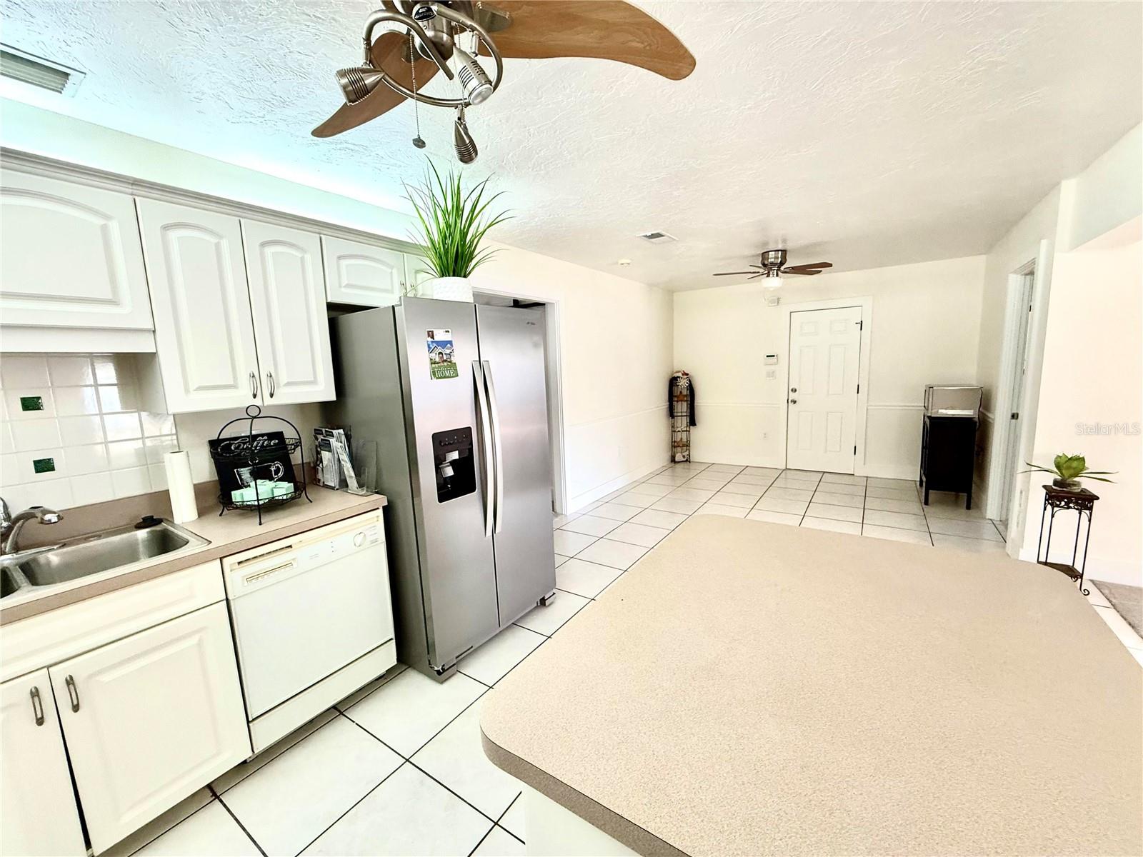 3715 SHARONDALE DR — photo 3