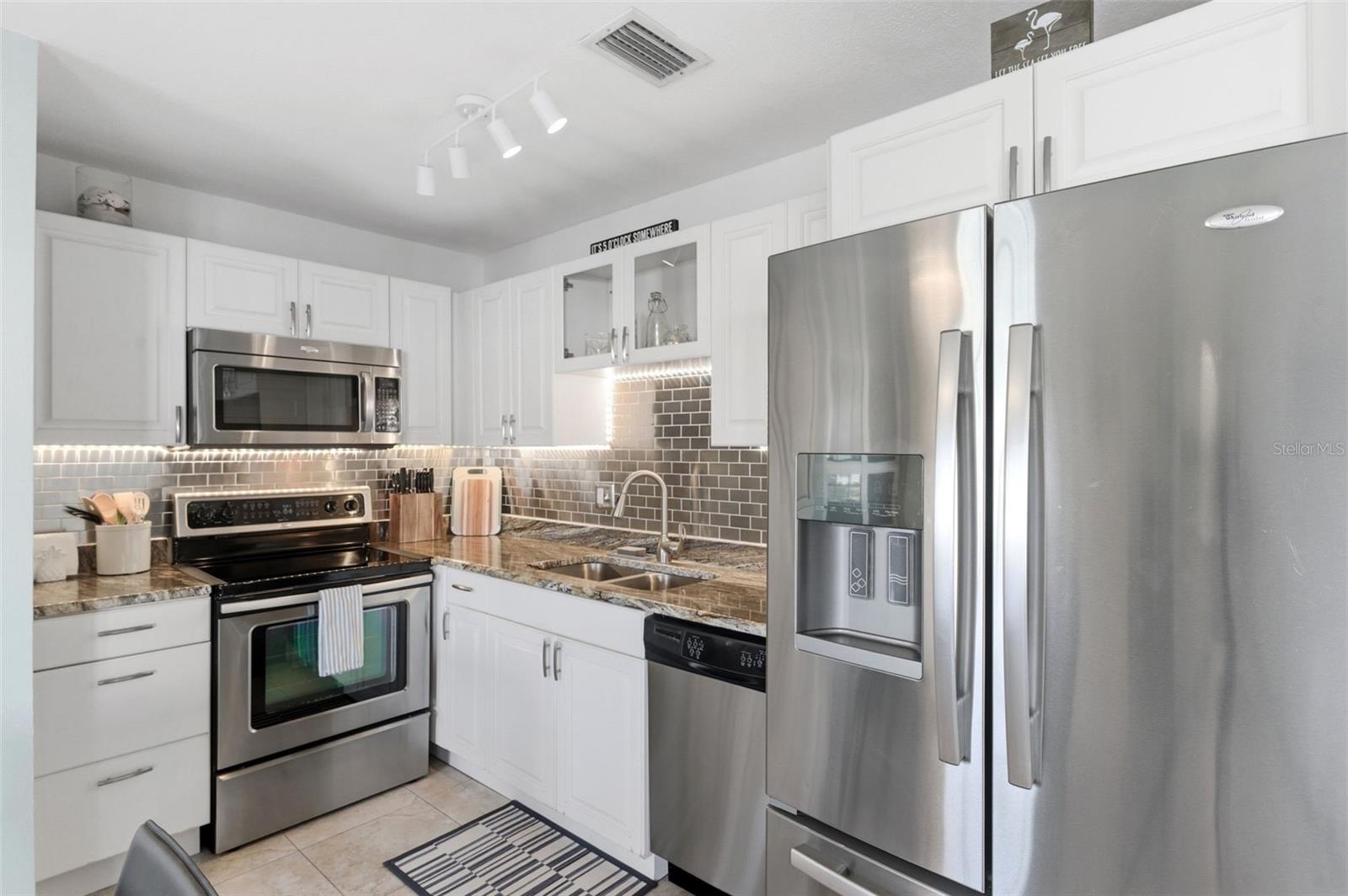 5174 BEACH DR SE #D — photo 15