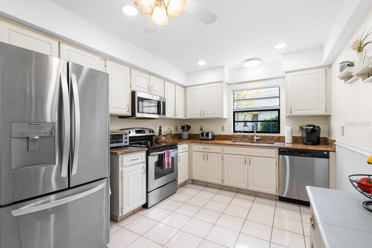 1415 LANGLEY DR — photo 18