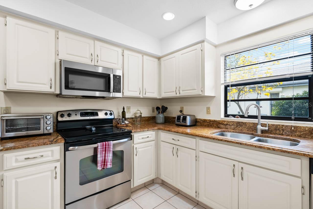 1415 LANGLEY DR — photo 20
