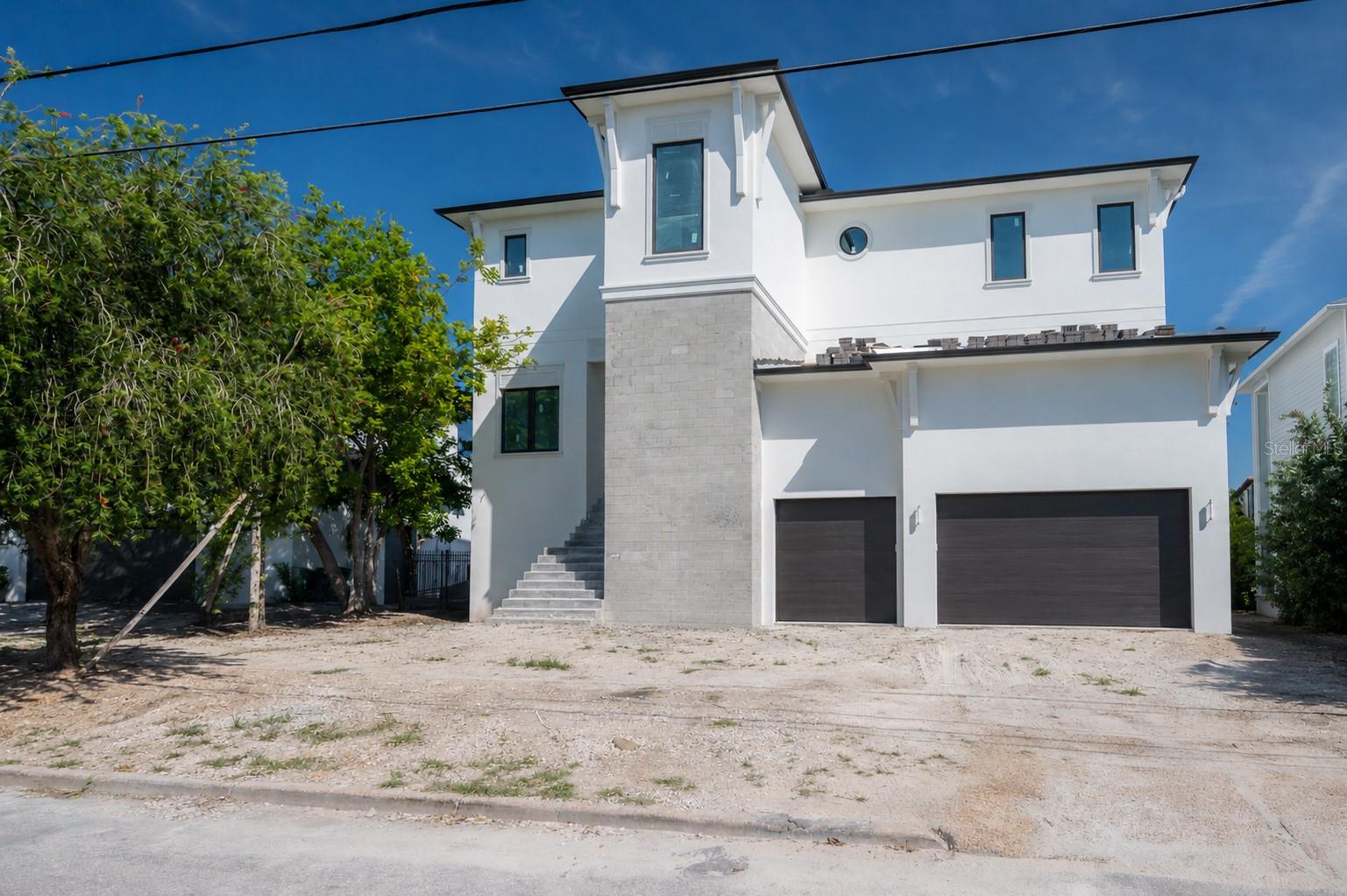 654 GENEVA PL — photo 3