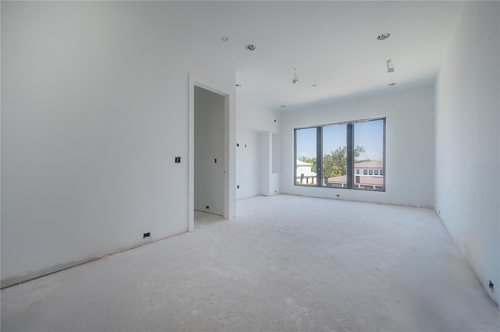 654 GENEVA PL — photo 20