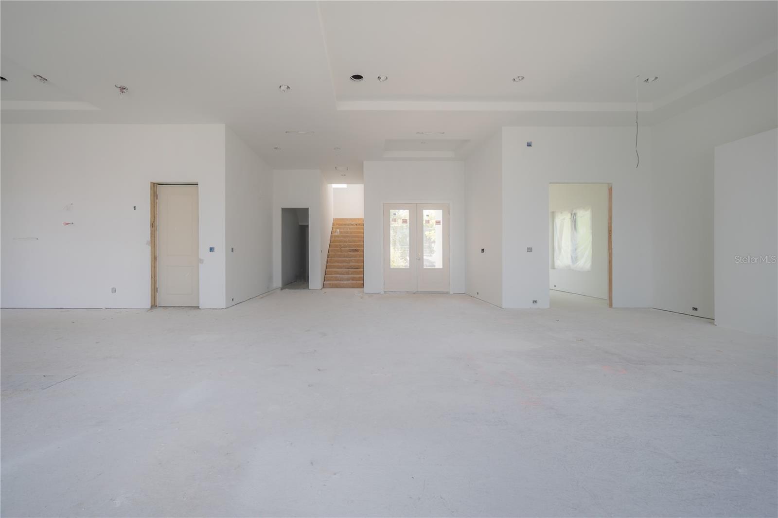 654 GENEVA PL — photo 12
