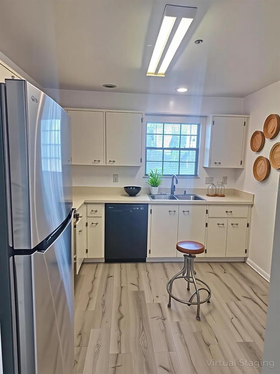 11910 SKYLAKE PL #E — photo 7