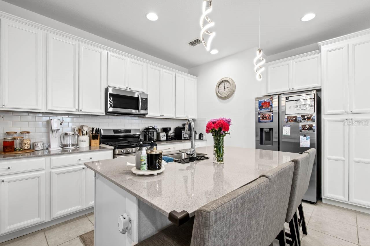 6262 GOLDCOAST AVE — photo 8