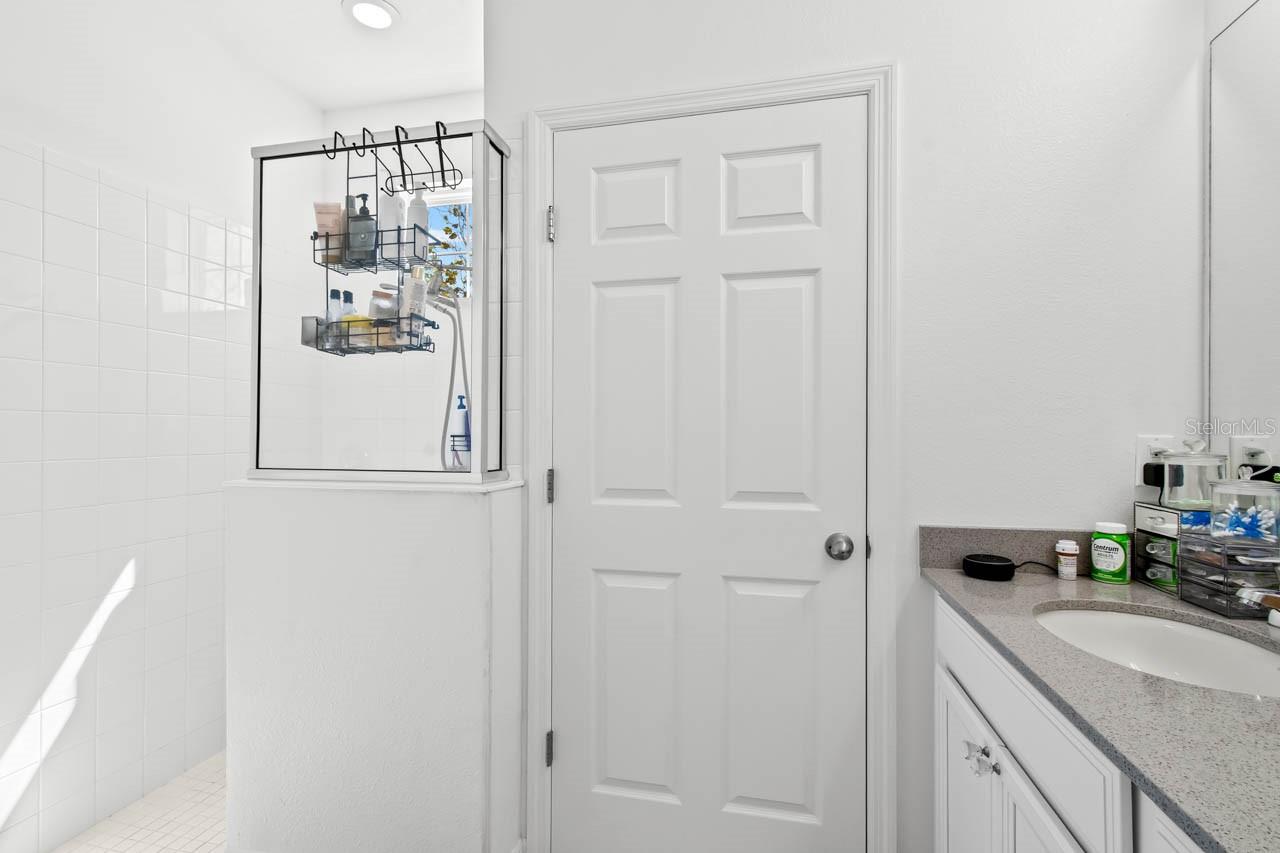 6262 GOLDCOAST AVE — photo 14