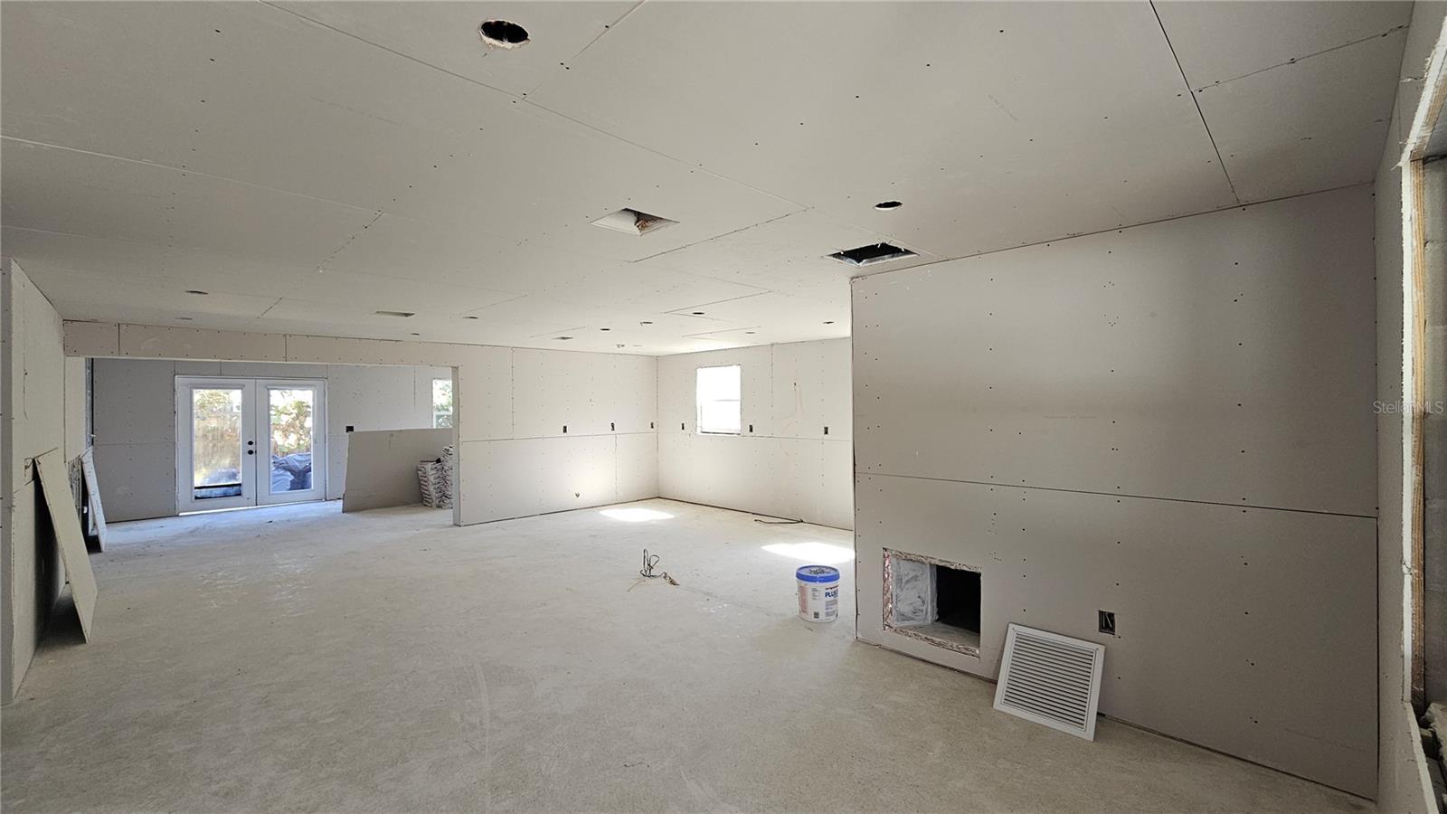 5519 DENVER ST NE — photo 5
