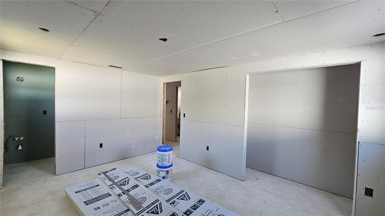 5519 DENVER ST NE — photo 28