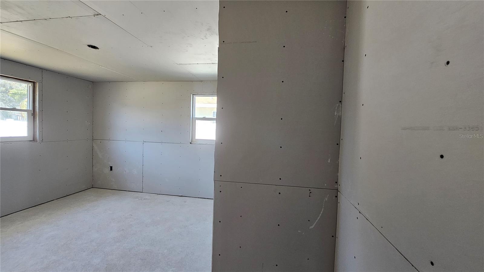 5519 DENVER ST NE — photo 30