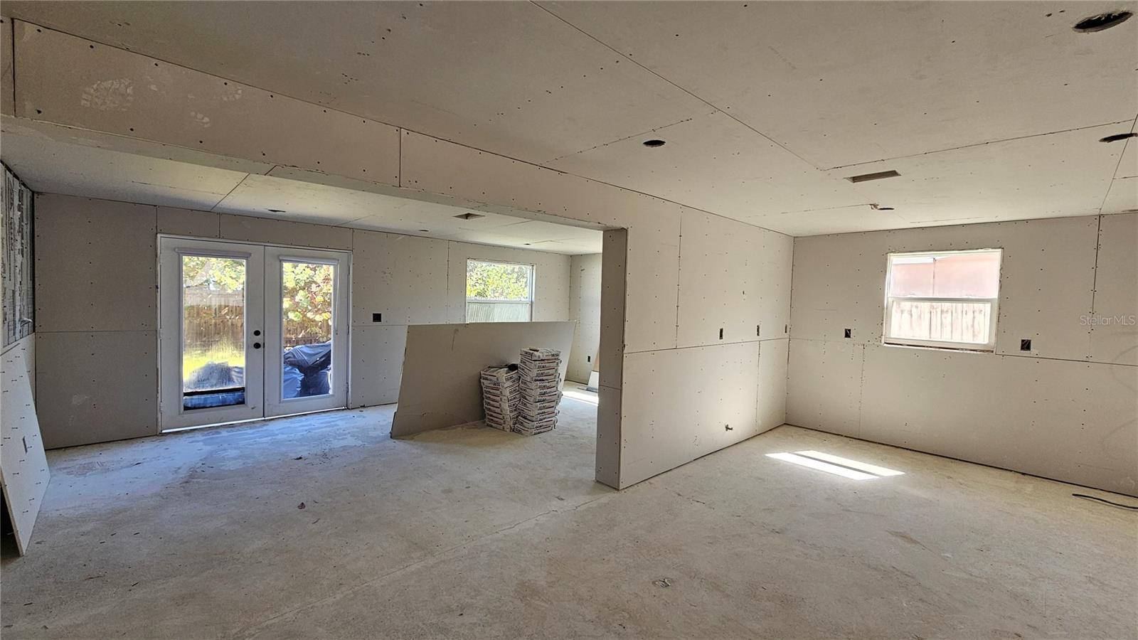 5519 DENVER ST NE — photo 10
