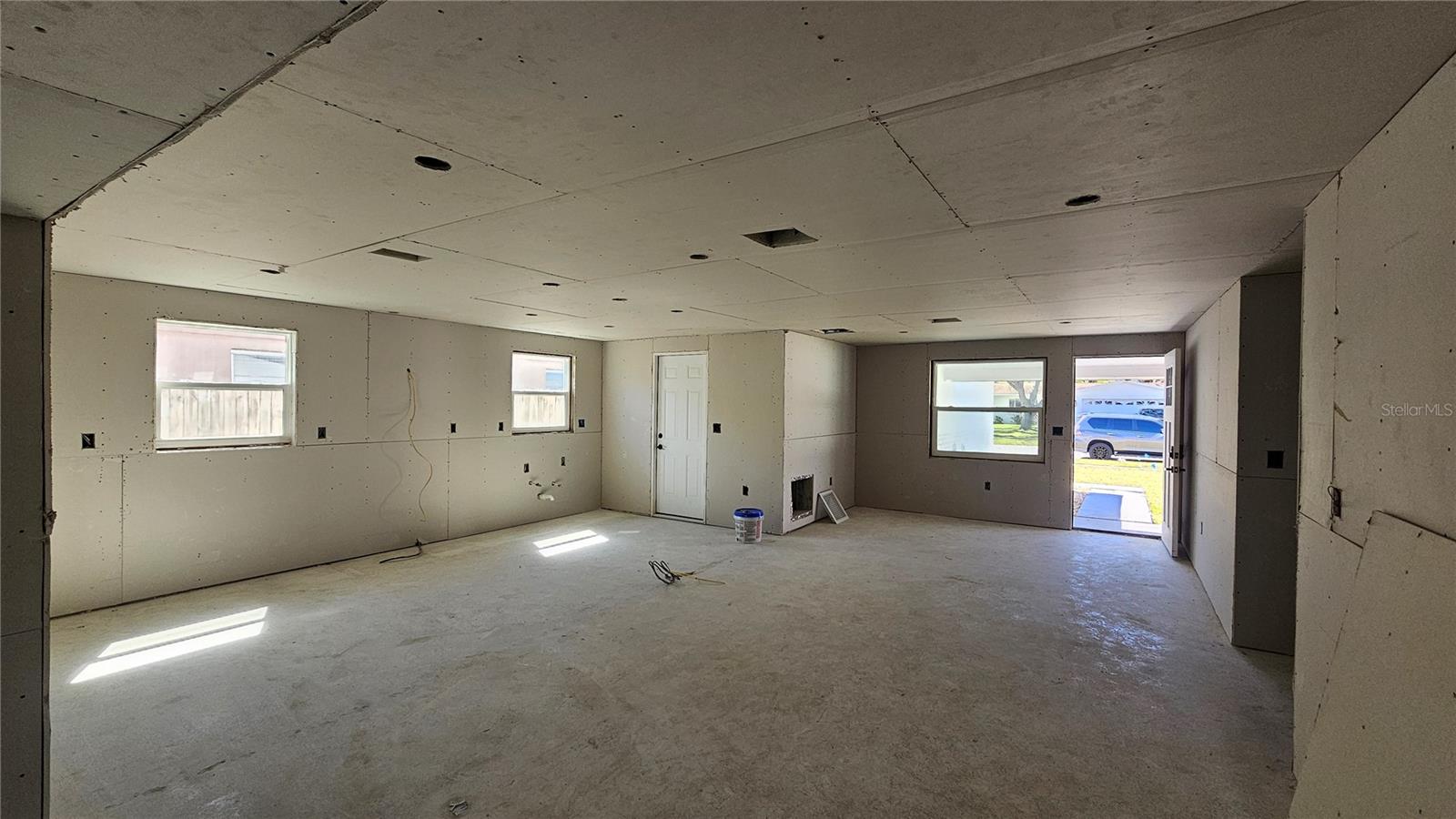 5519 DENVER ST NE — photo 11