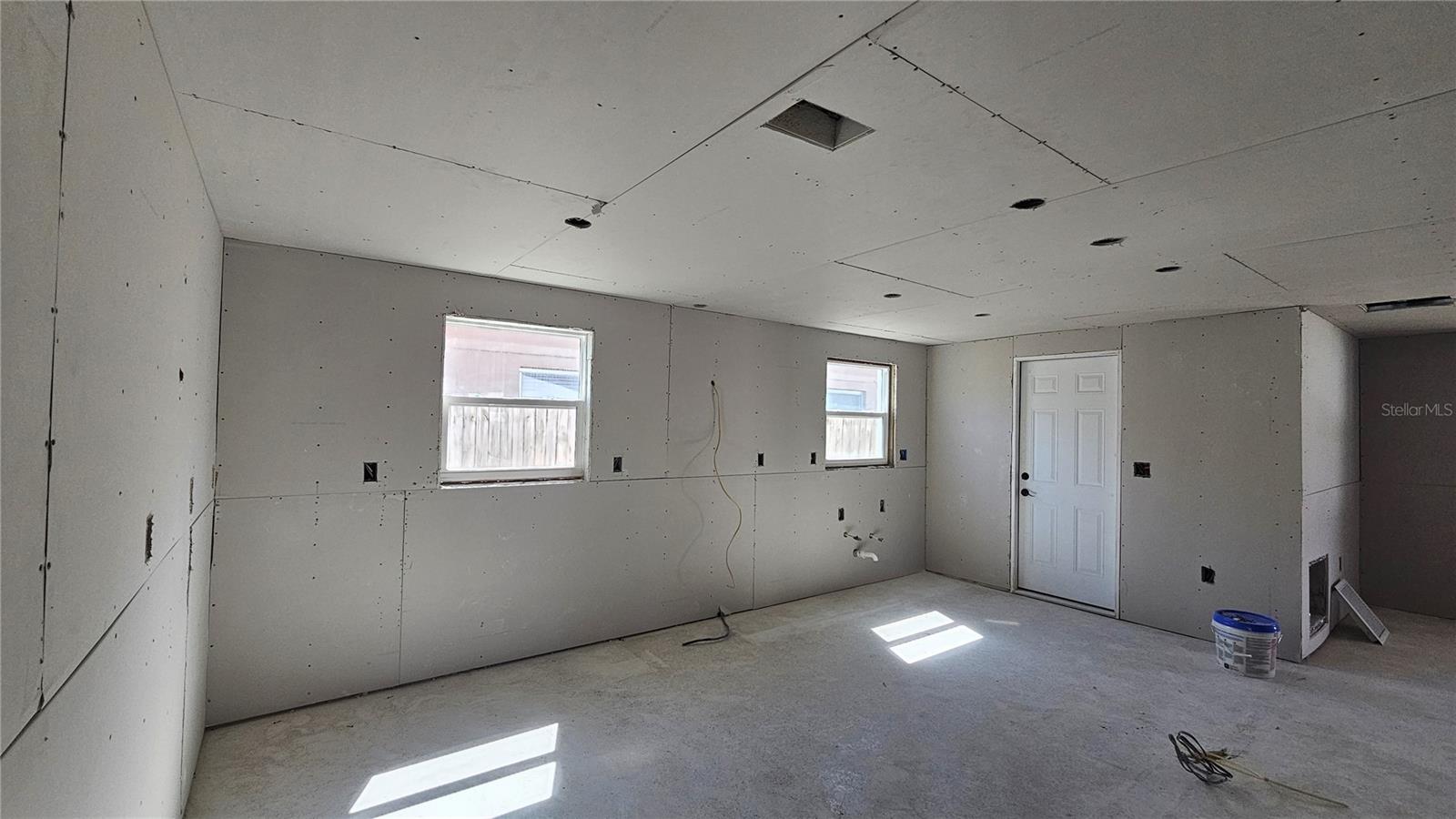 5519 DENVER ST NE — photo 12