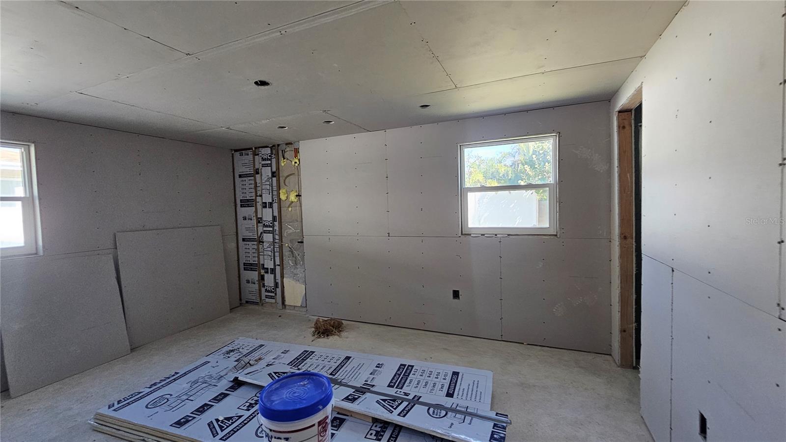 5519 DENVER ST NE — photo 26