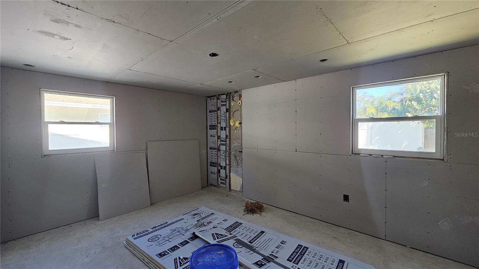 5519 DENVER ST NE — photo 27