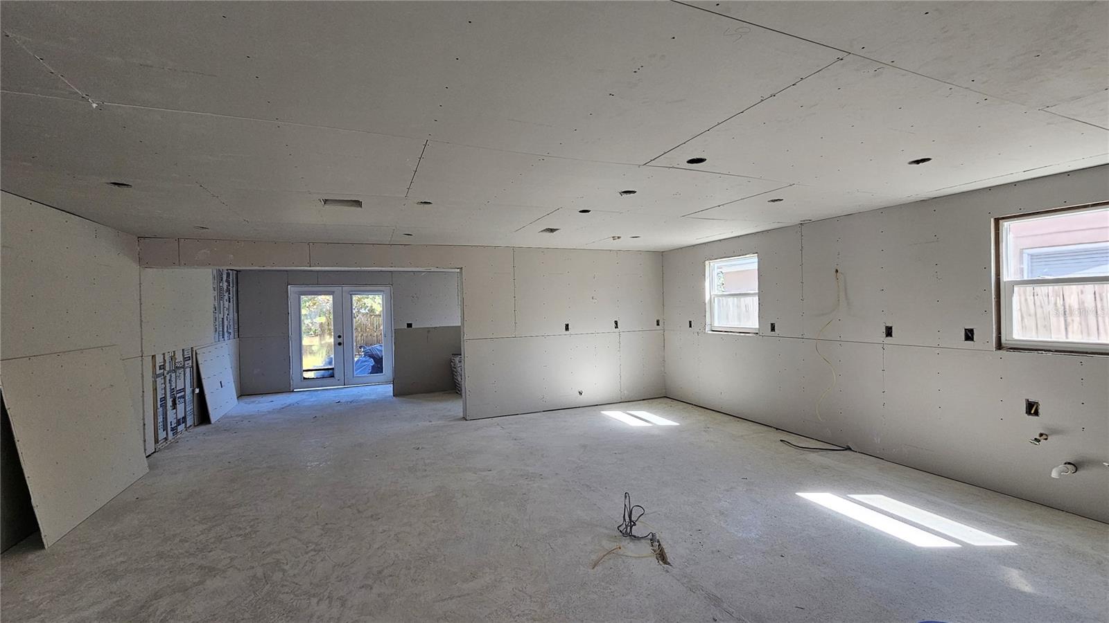 5519 DENVER ST NE — photo 7