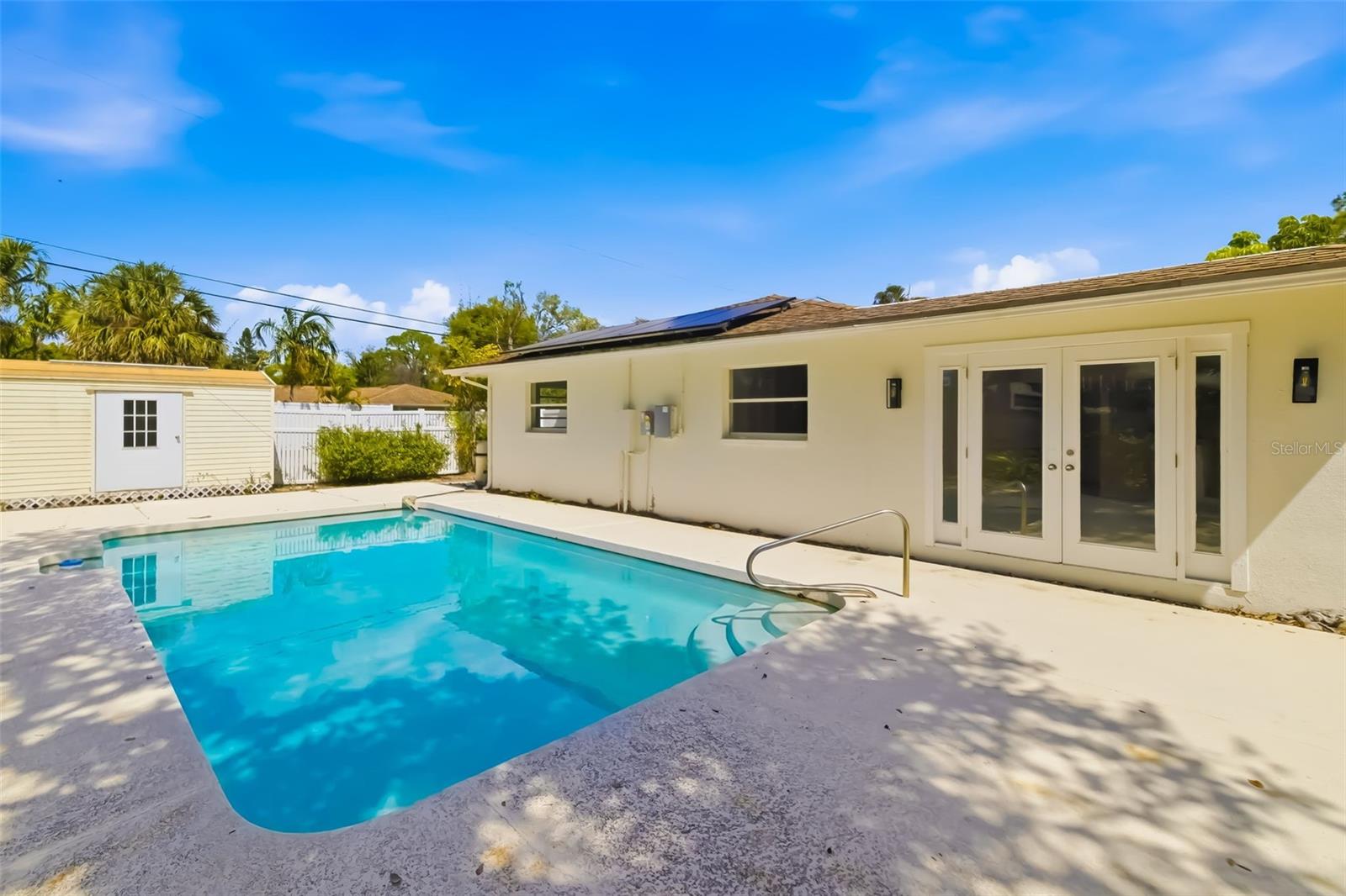 1097 WILLIS AVE — photo 37