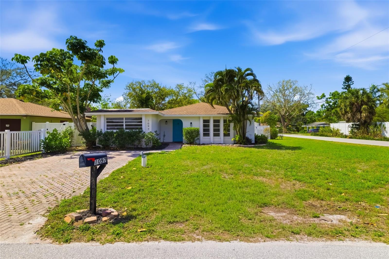 1097 WILLIS AVE — photo 47