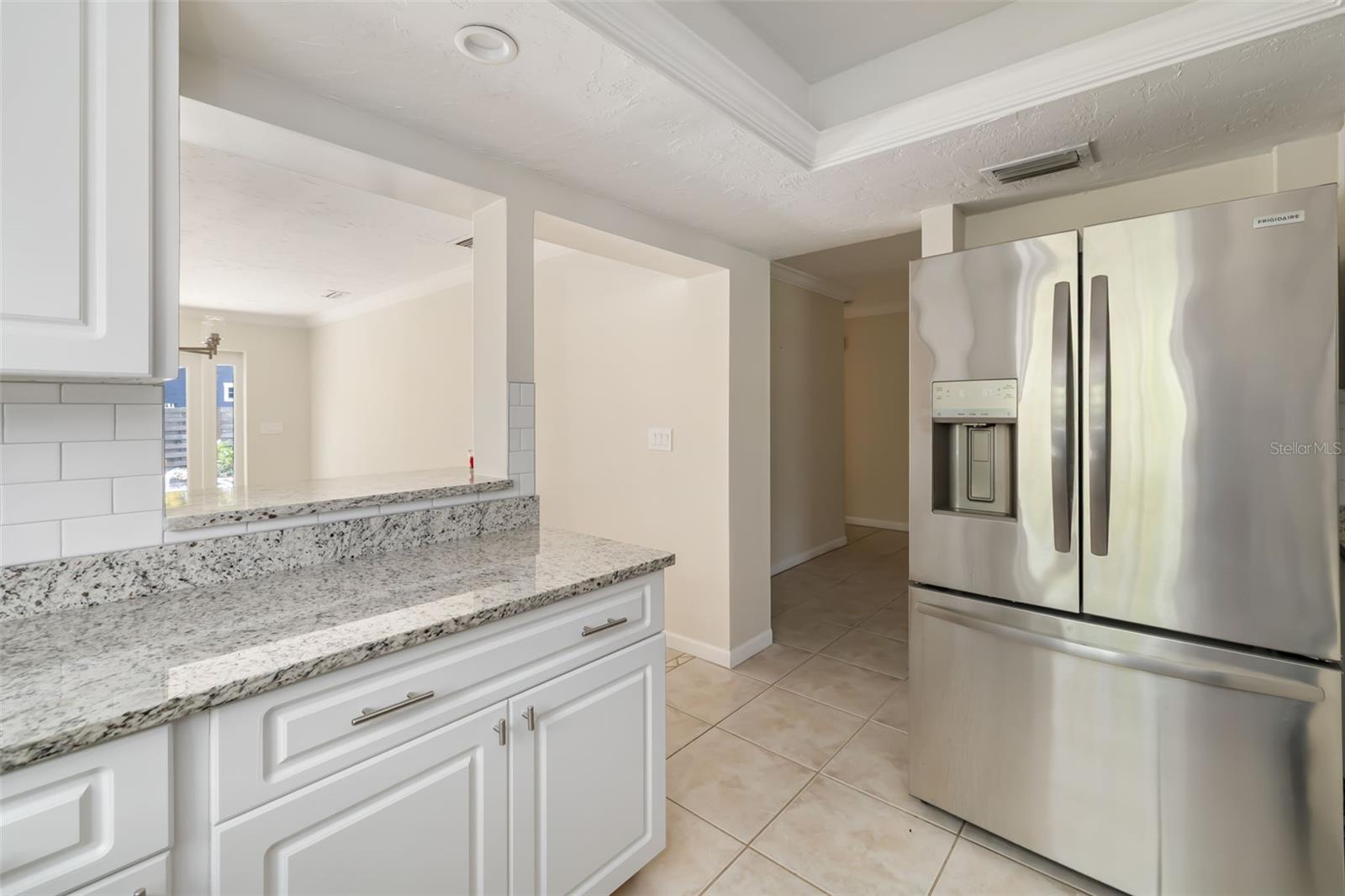 1097 WILLIS AVE — photo 12