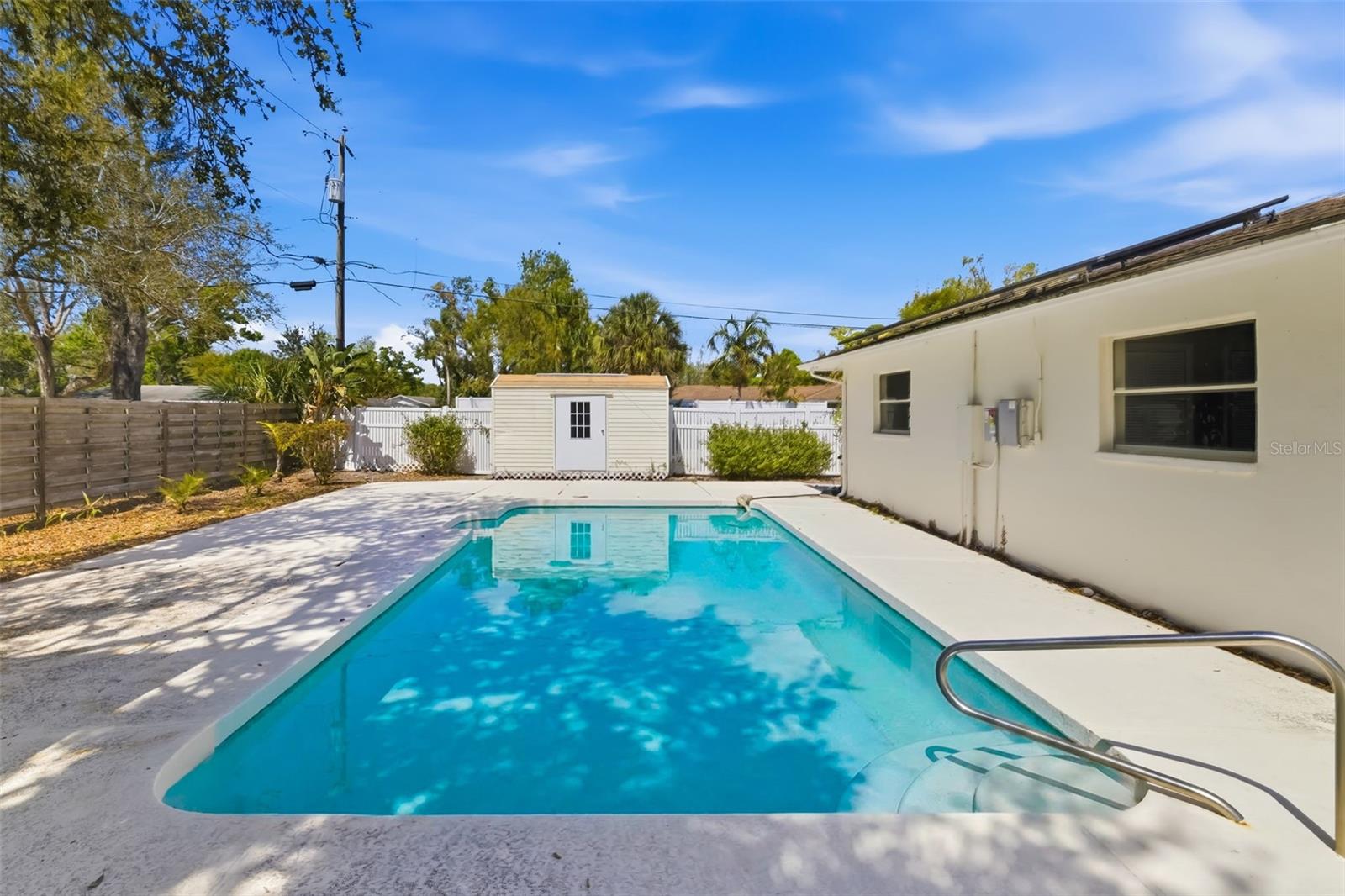 1097 WILLIS AVE — photo 38