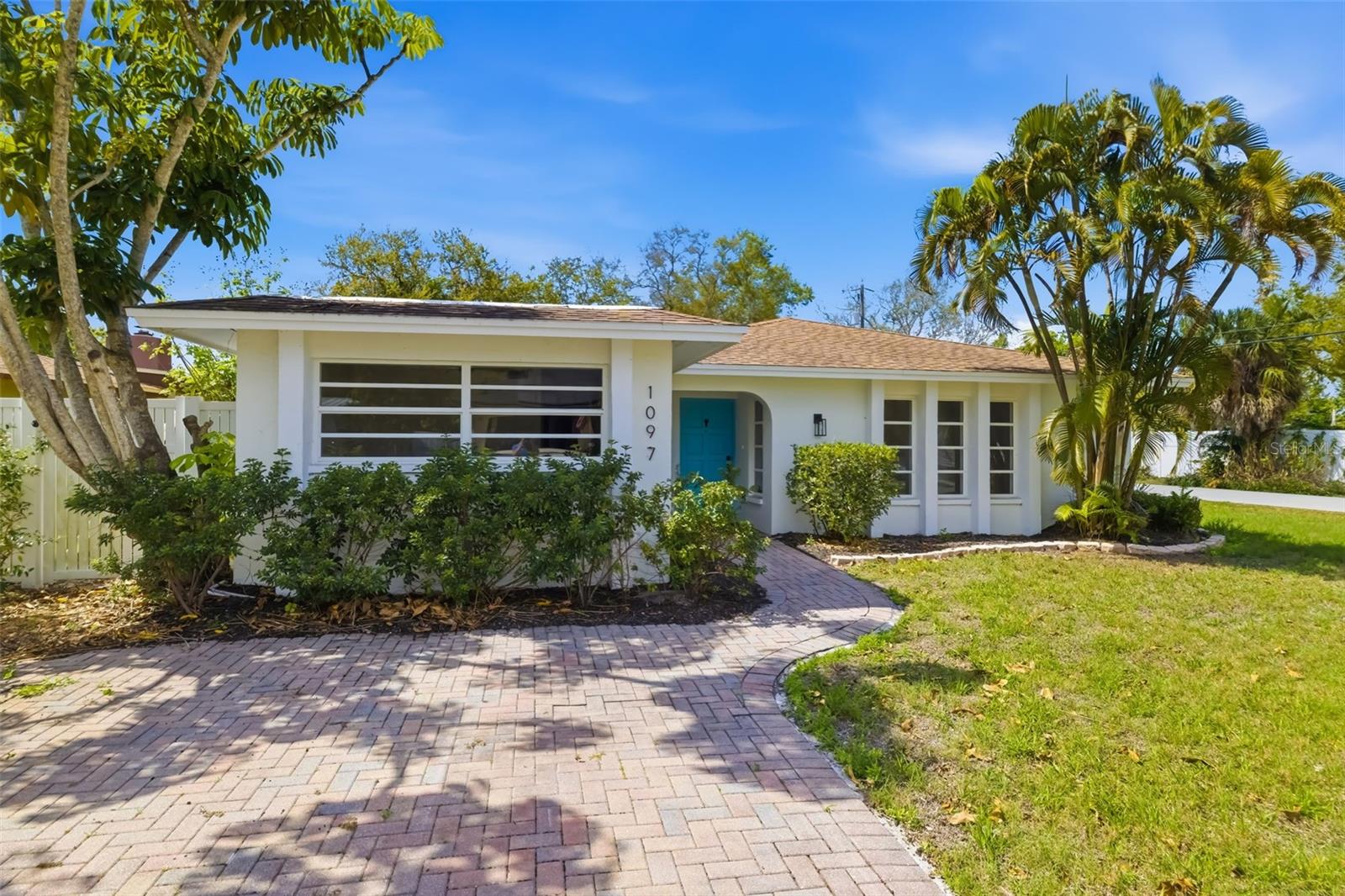 1097 WILLIS AVE — photo 3
