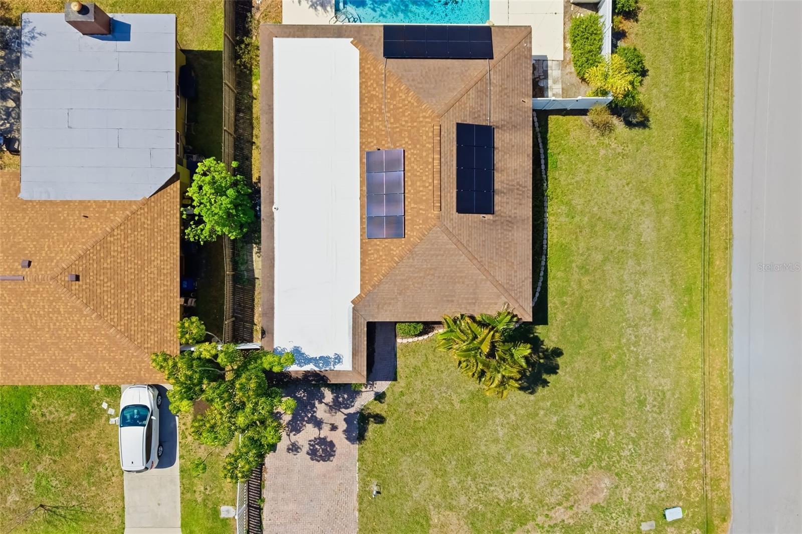 1097 WILLIS AVE — photo 48