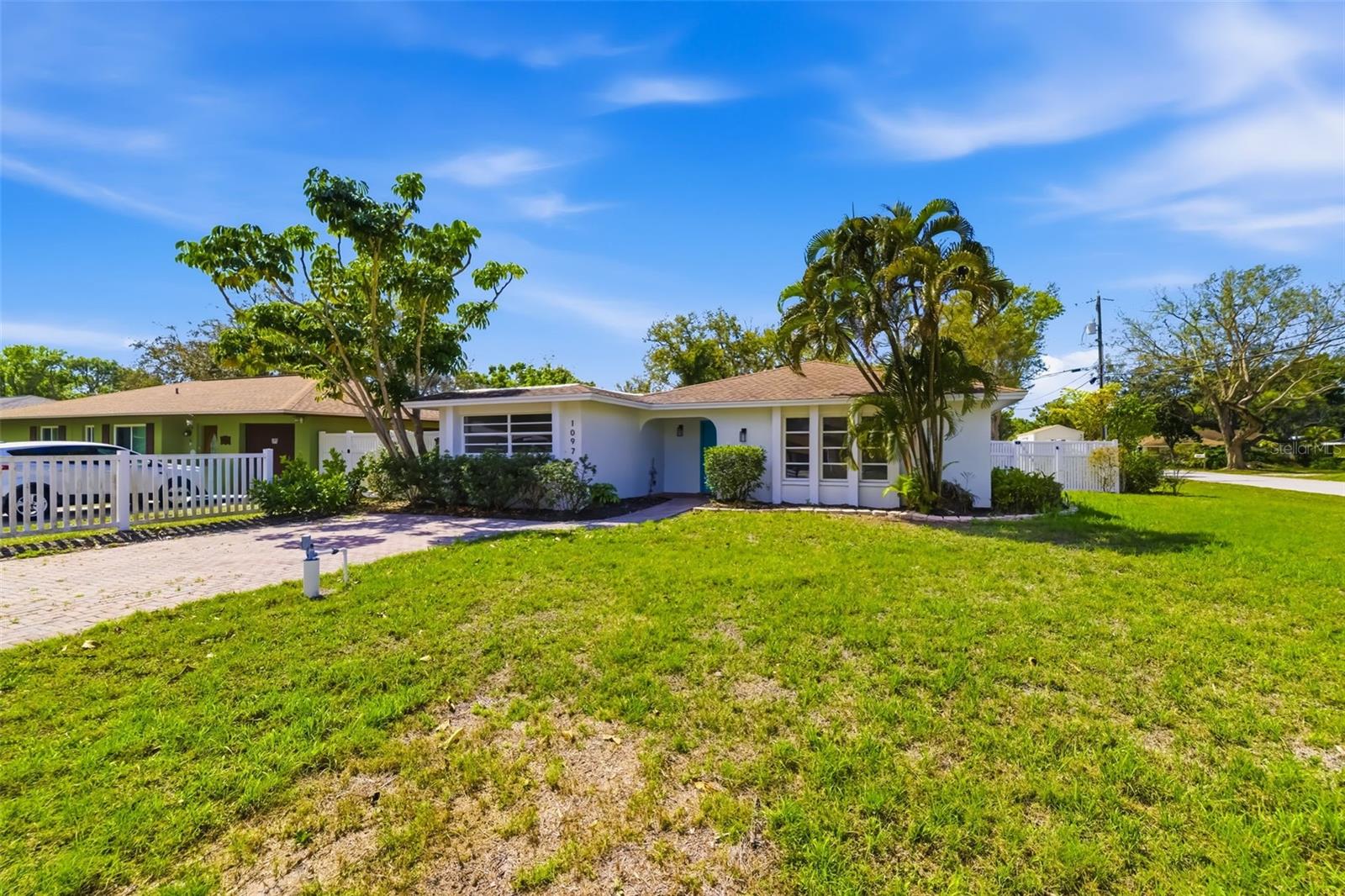 1097 WILLIS AVE — photo 45