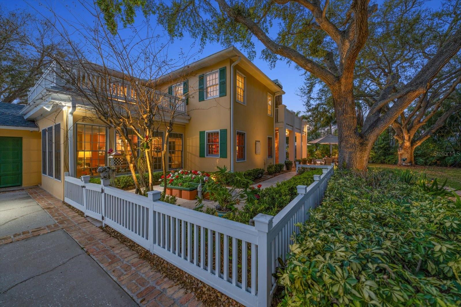 100 SARASOTA RD — photo 52