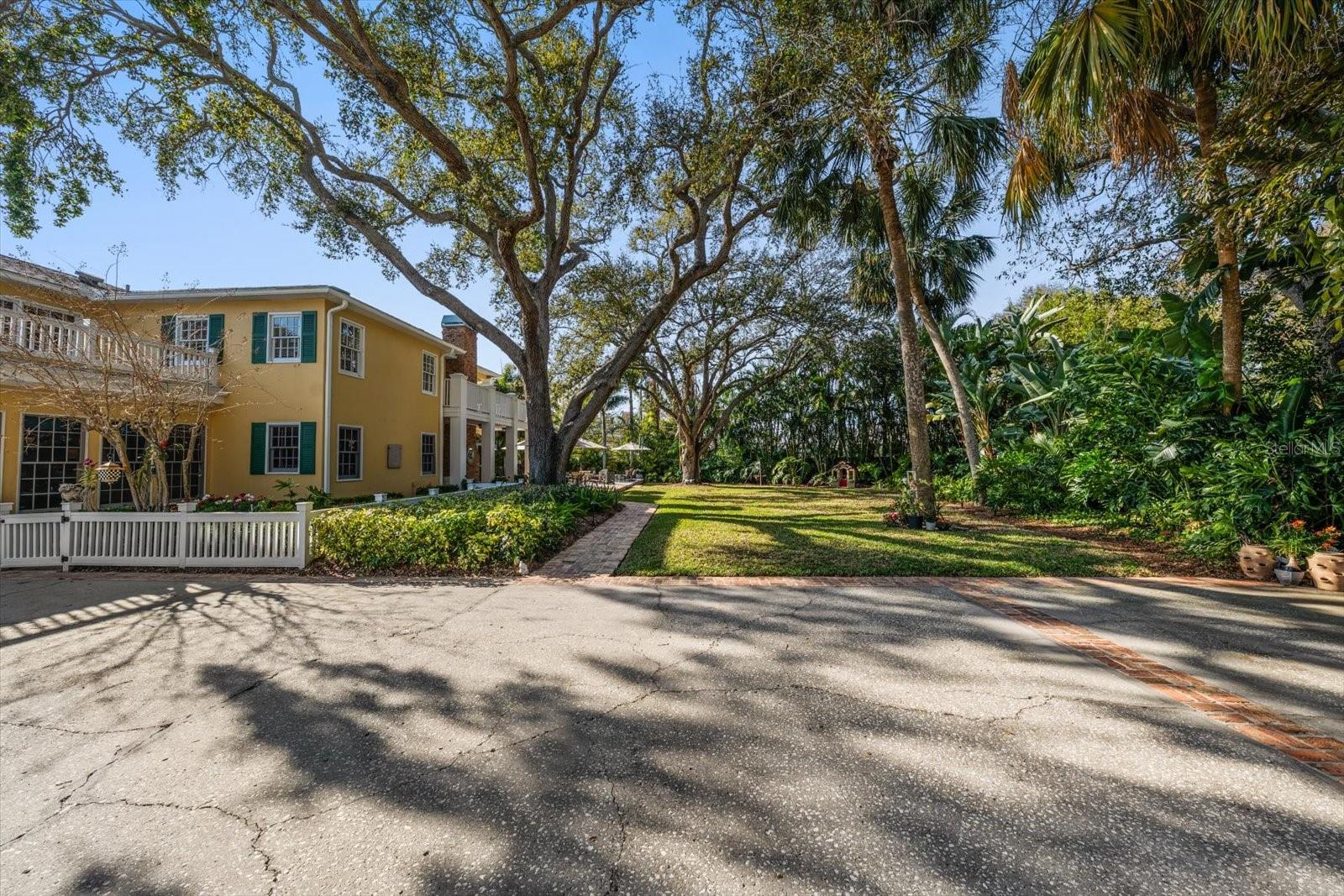 100 SARASOTA RD — photo 72