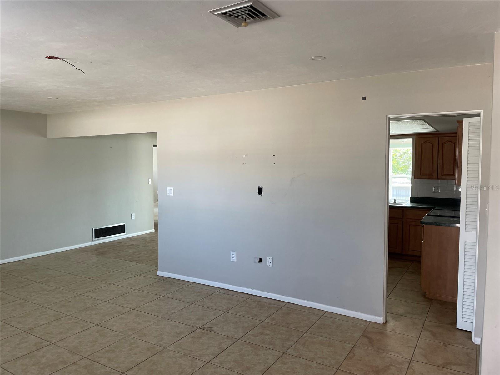 10307 SANDPIPER RD W — photo 4