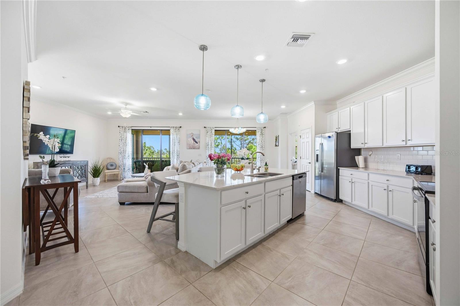 10039 CROOKED CREEK DR #201 — photo 4