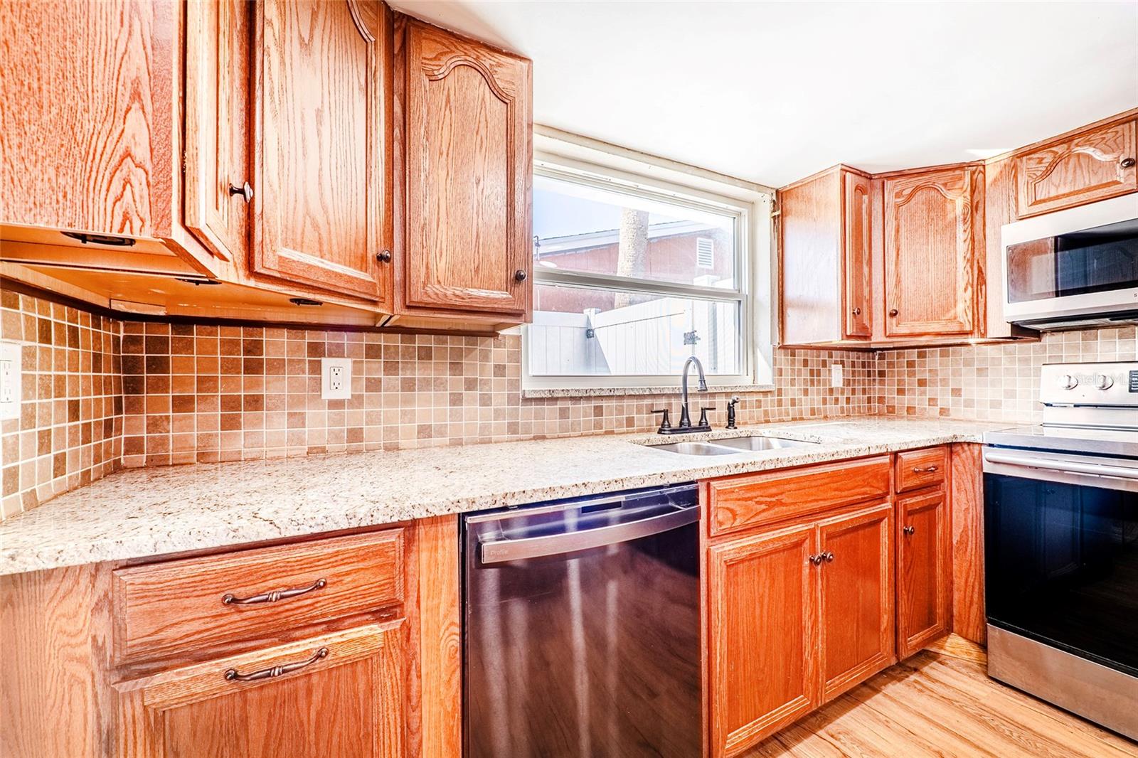 9720 GRAY FOX LN — photo 13