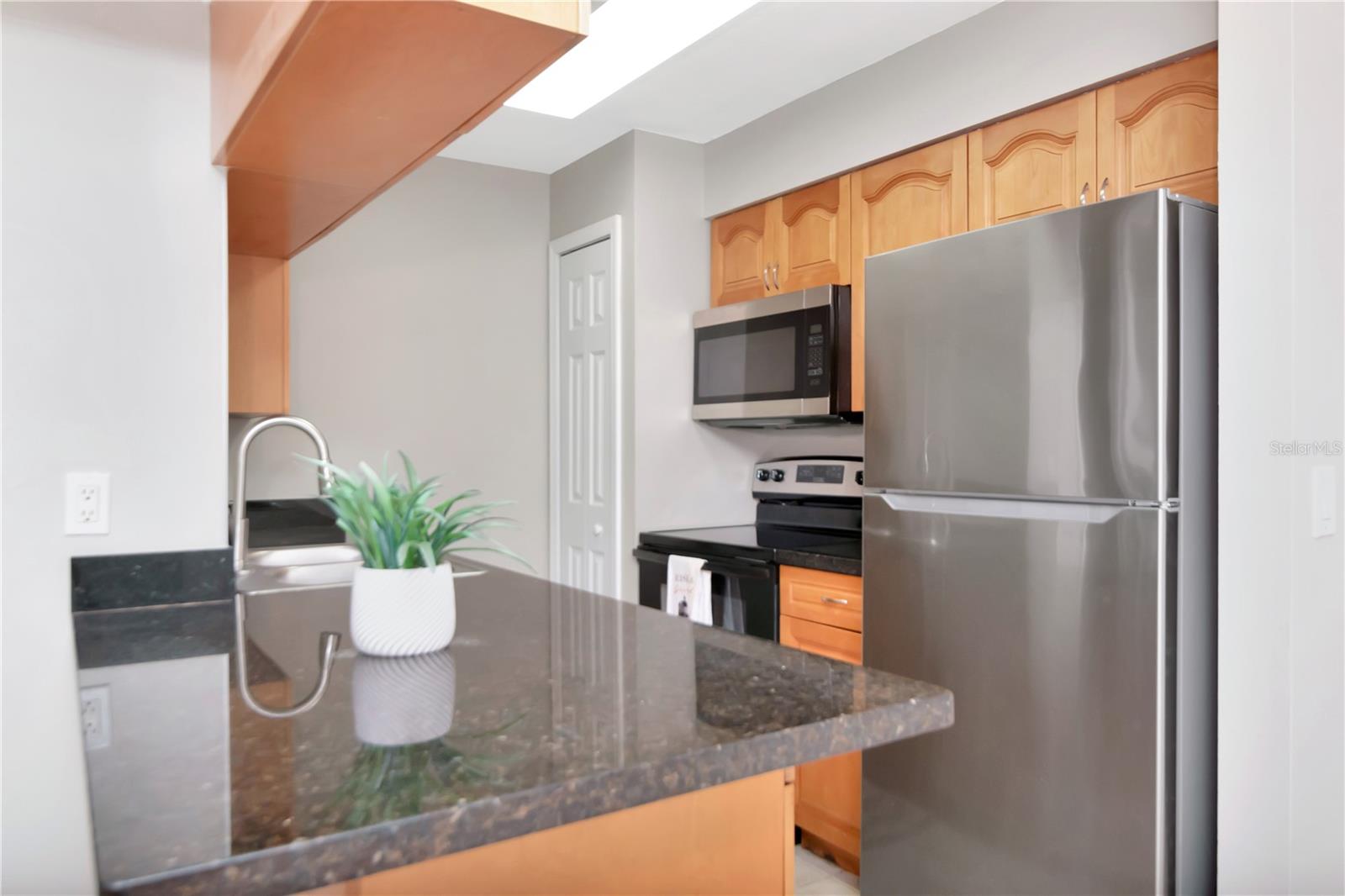 228 BERRY TREE PL — photo 9