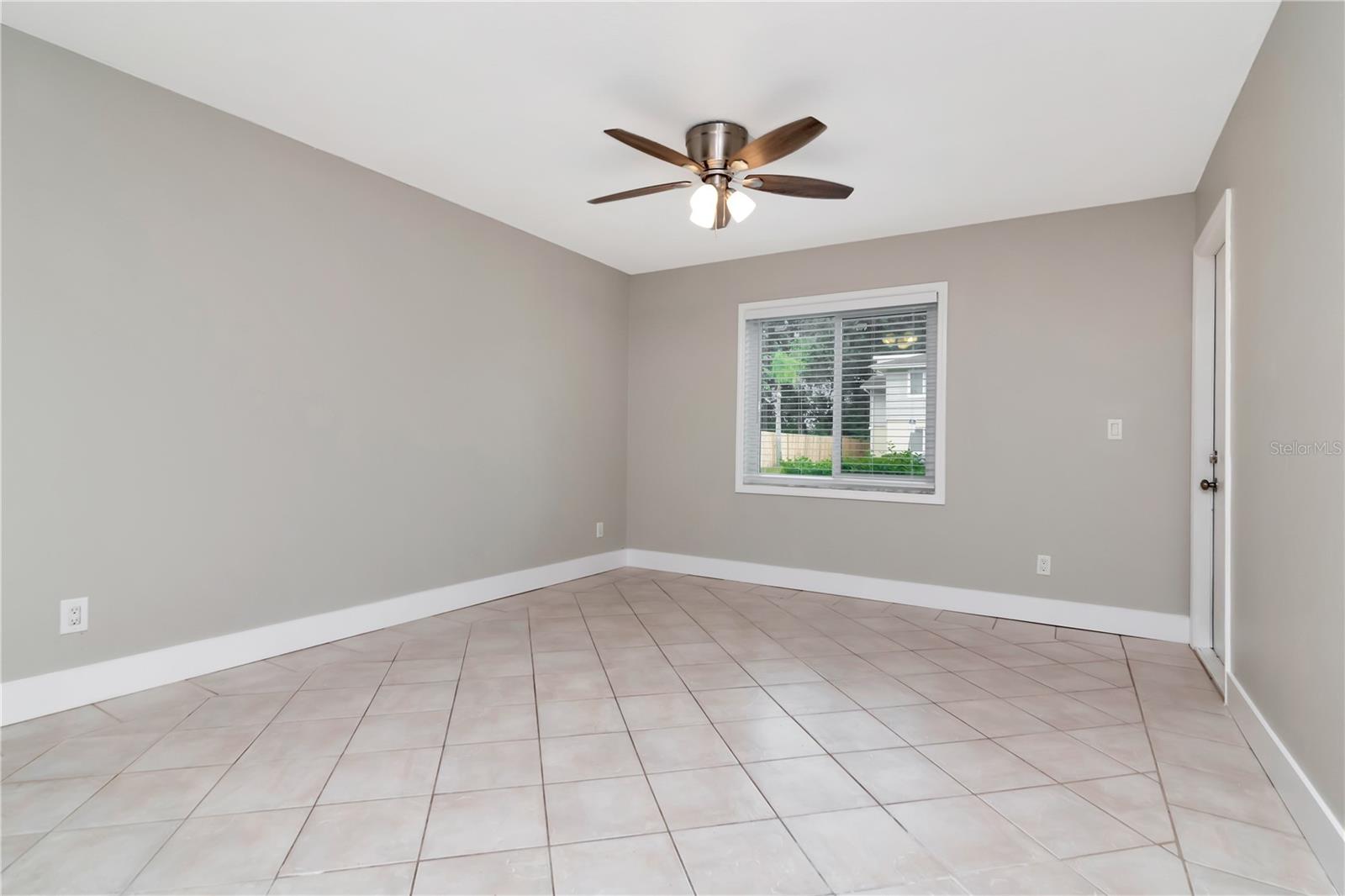 228 BERRY TREE PL — photo 4