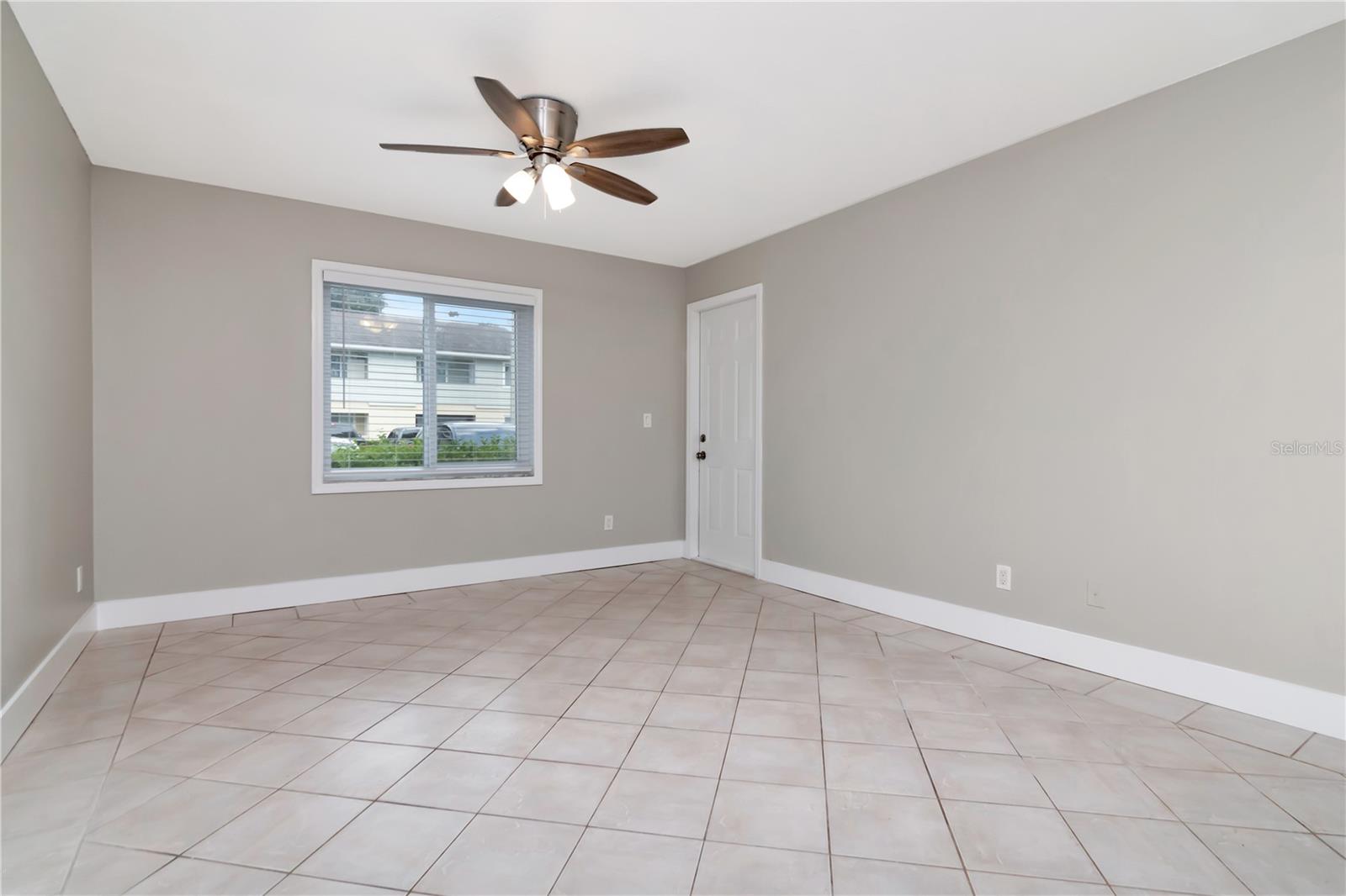 228 BERRY TREE PL — photo 3