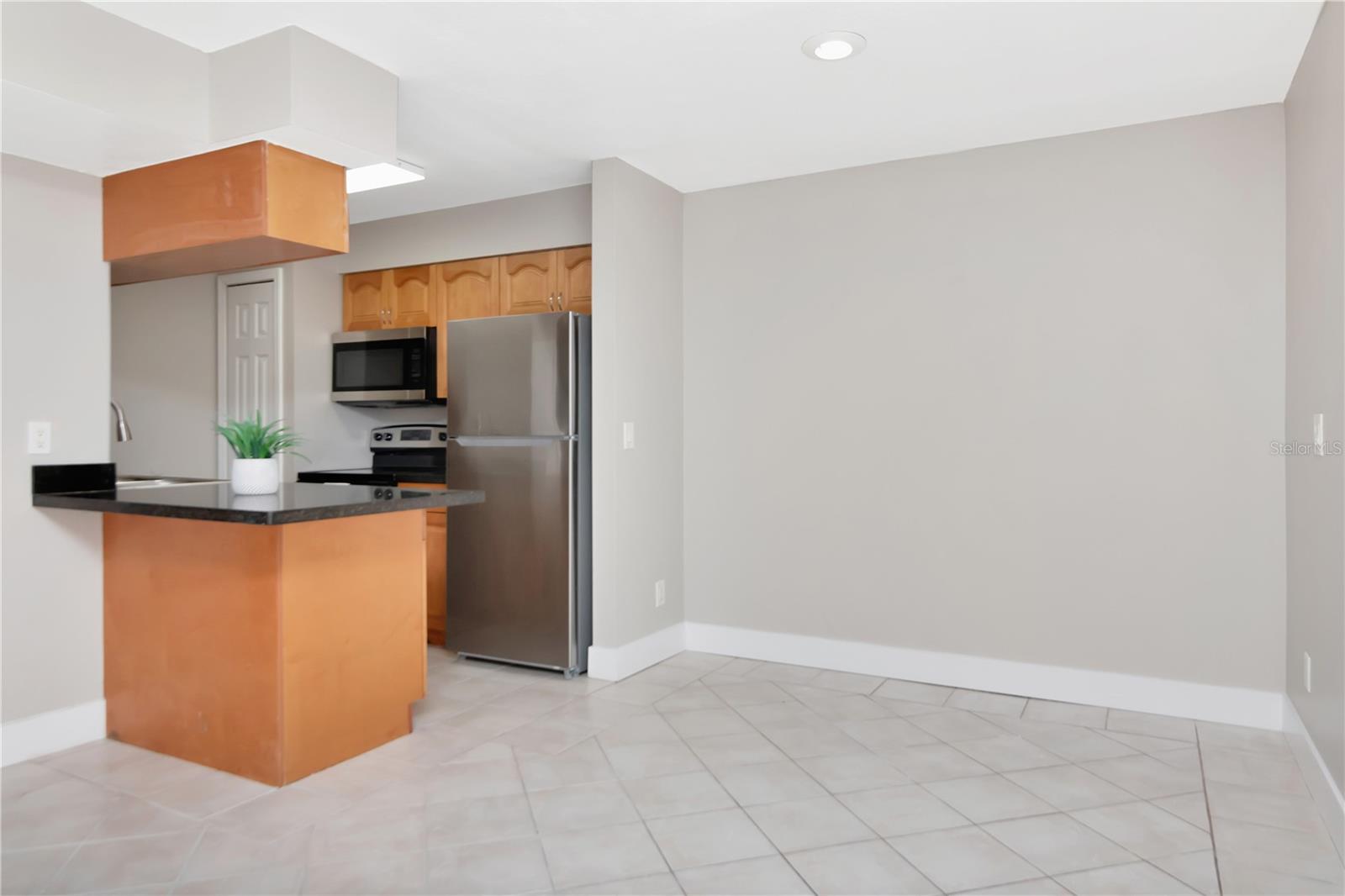 228 BERRY TREE PL — photo 8