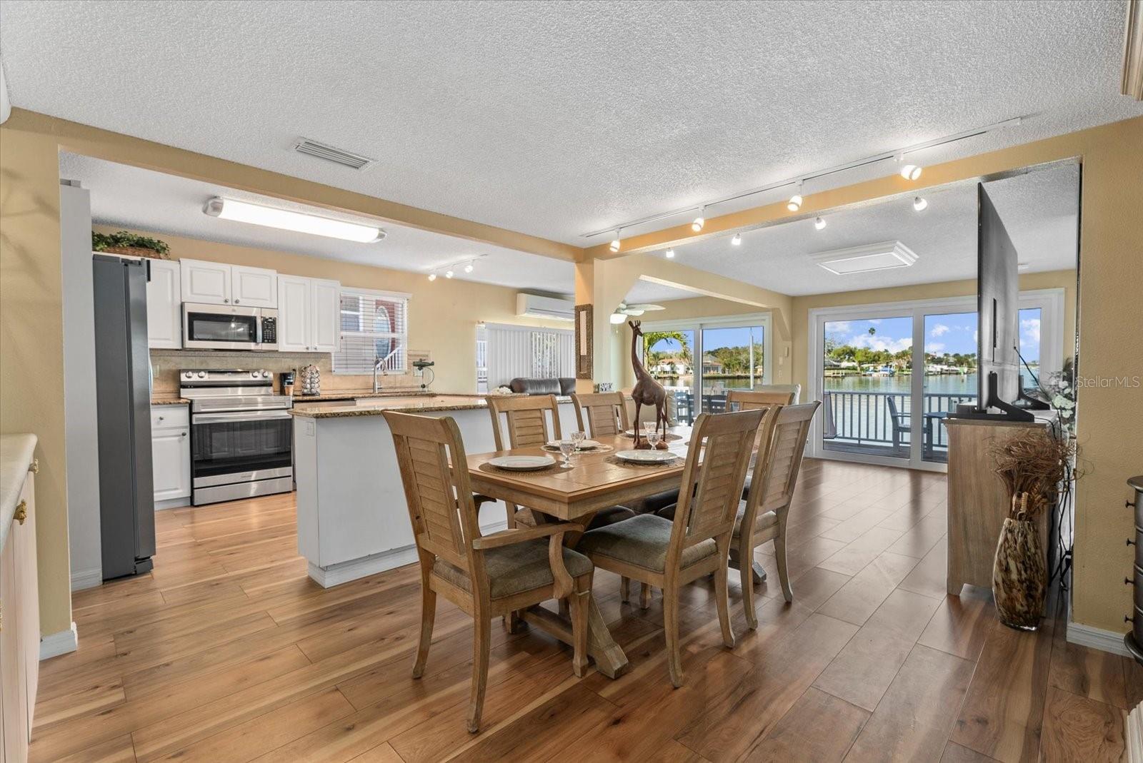 33 N STARBOARD DR — photo 8