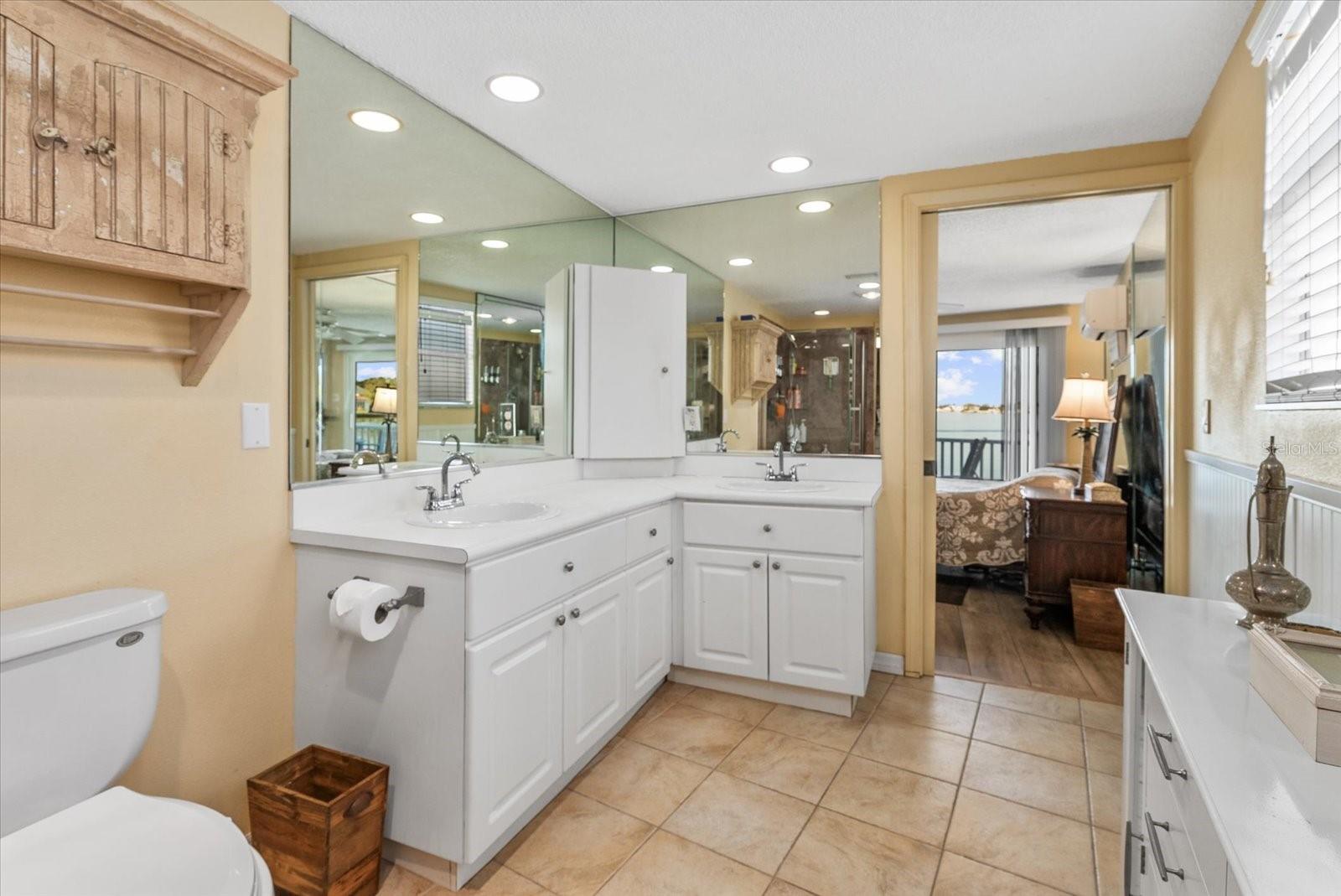 33 N STARBOARD DR — photo 25