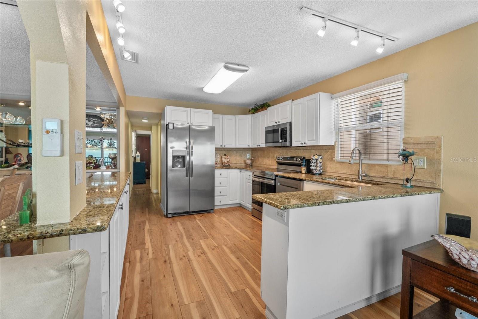 33 N STARBOARD DR — photo 17
