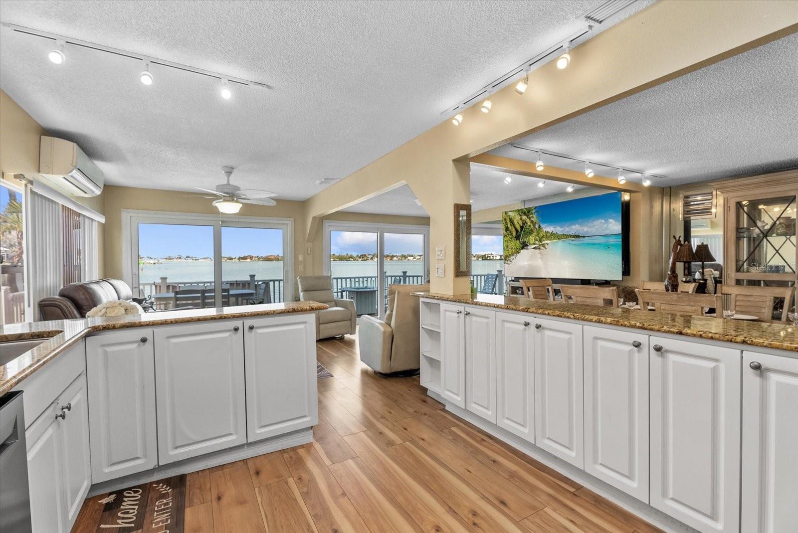 33 N STARBOARD DR — photo 6