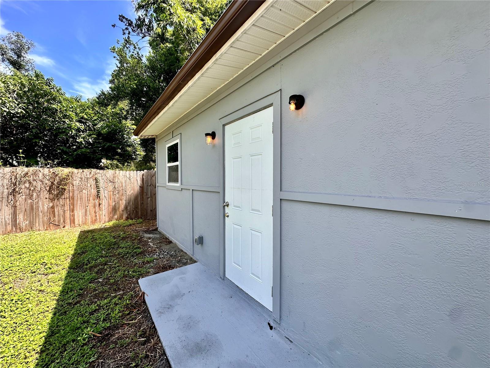 8517 N HIGHLAND AVE — photo 19