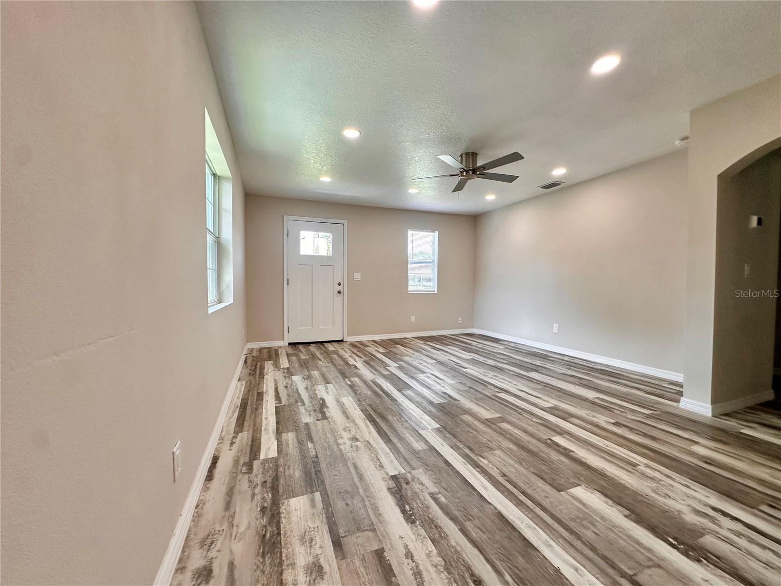 8517 N HIGHLAND AVE — photo 4