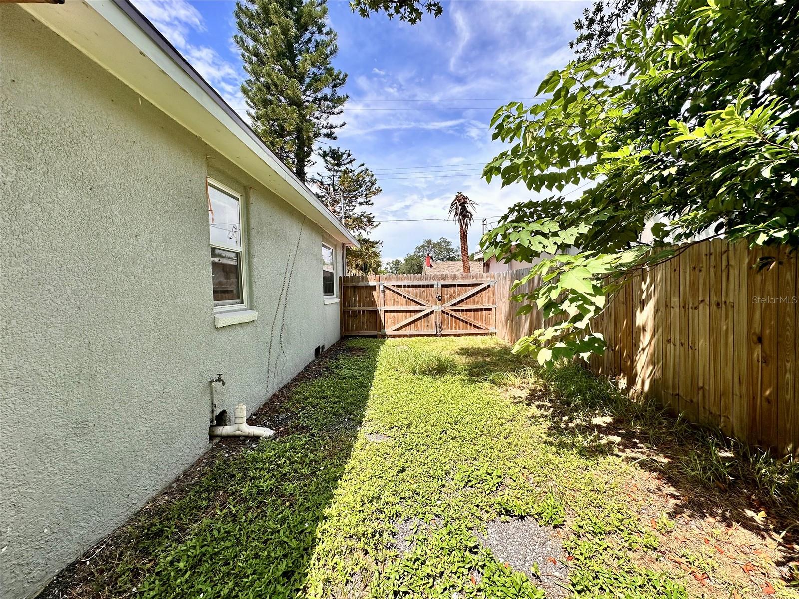 8517 N HIGHLAND AVE — photo 13