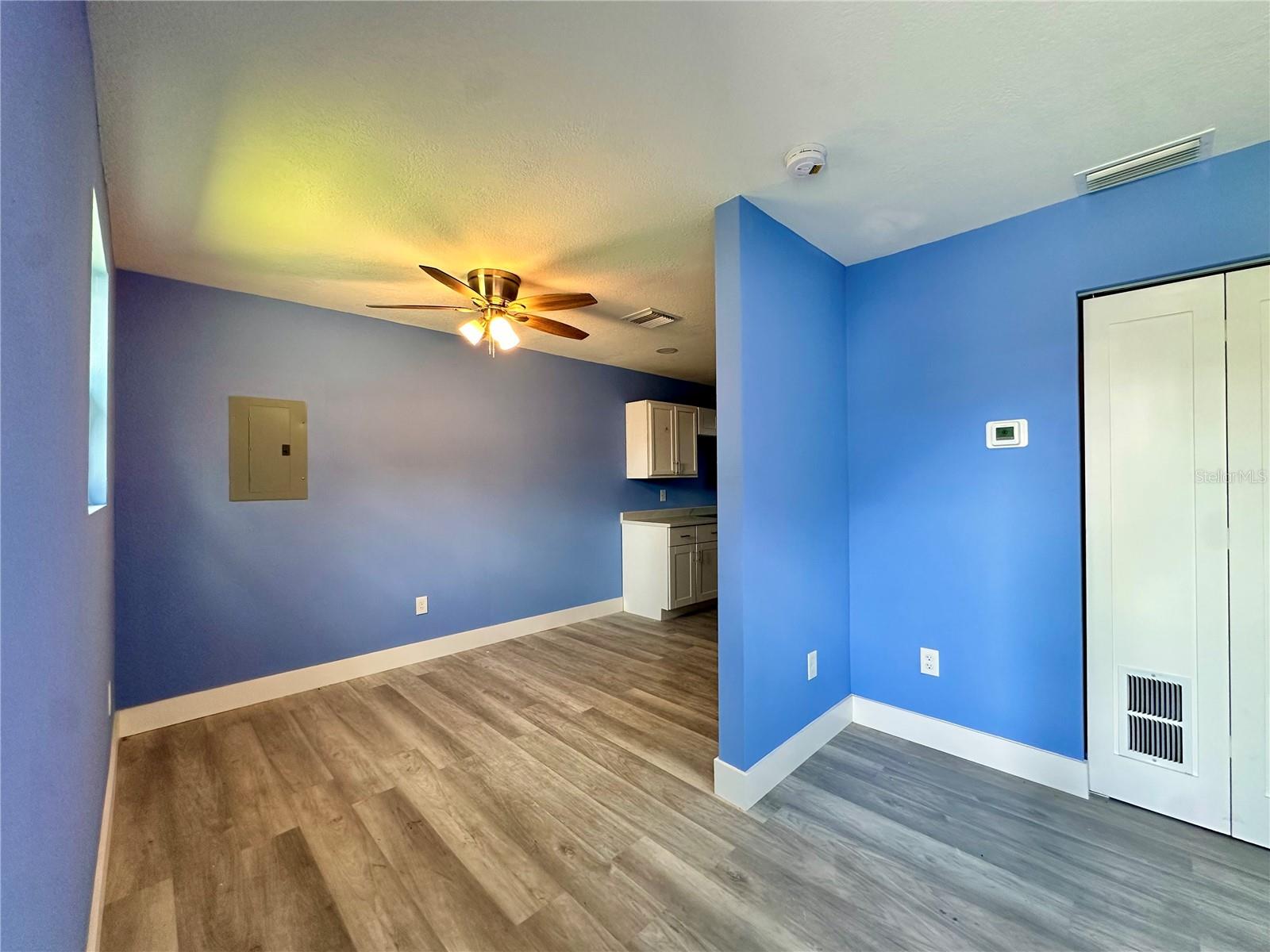 8517 N HIGHLAND AVE — photo 20